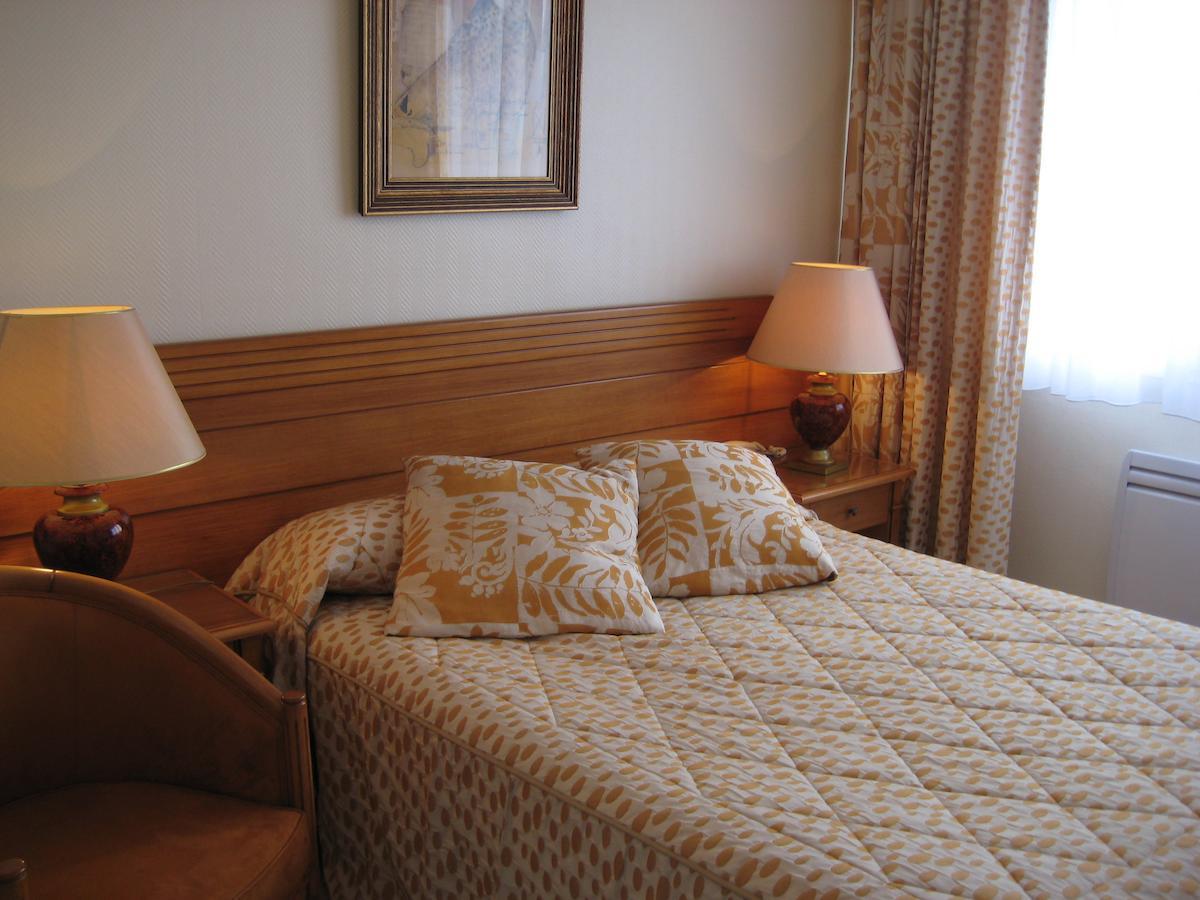 Hotel Bellevue De Tradition Familiale Morcenx Room photo
